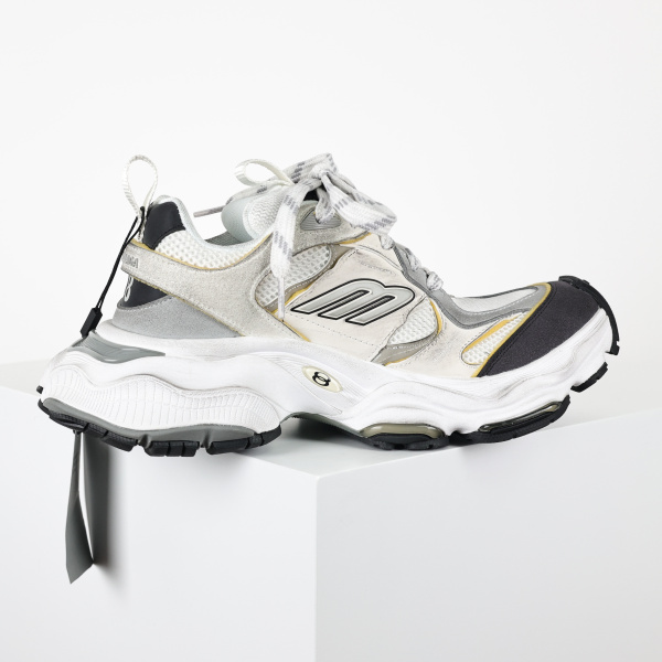 Balenciaga Cargo Sneakers in white and grey