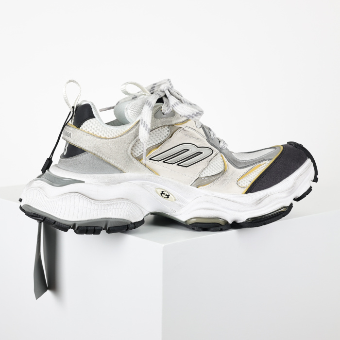 Balenciaga Cargo Sneakers in white and grey
