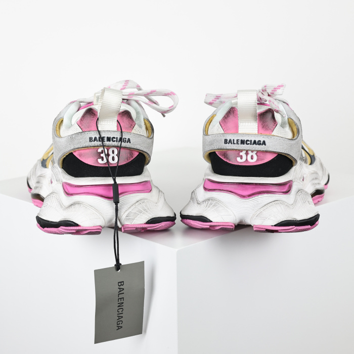 Balenciaga Wmns Cargo Sneaker in Grey Pink