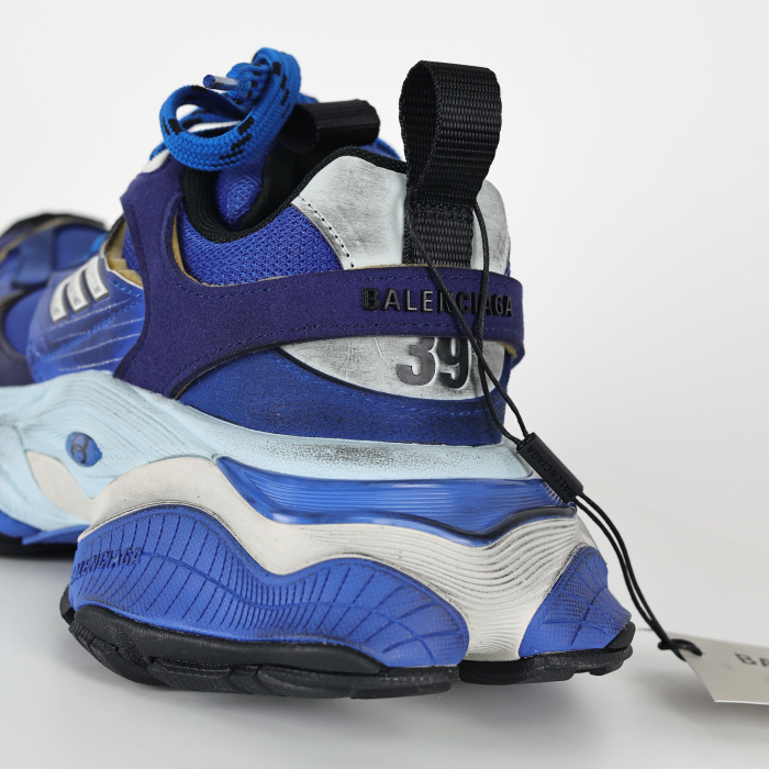 Balenciaga Cargo sneaker in blue