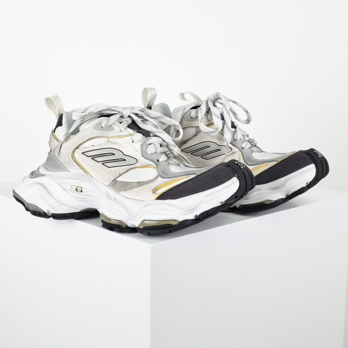 Balenciaga Cargo Sneakers in white and grey