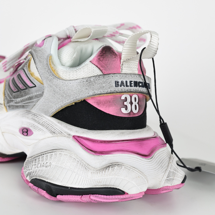 Balenciaga Wmns Cargo Sneaker in Grey Pink