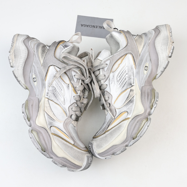 Balenciaga Cargo sneakers in a worn-out white and grey