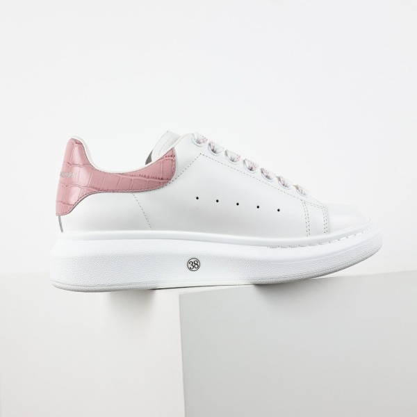 Alexande* McQuee* Oversized White Bright Pink Croc