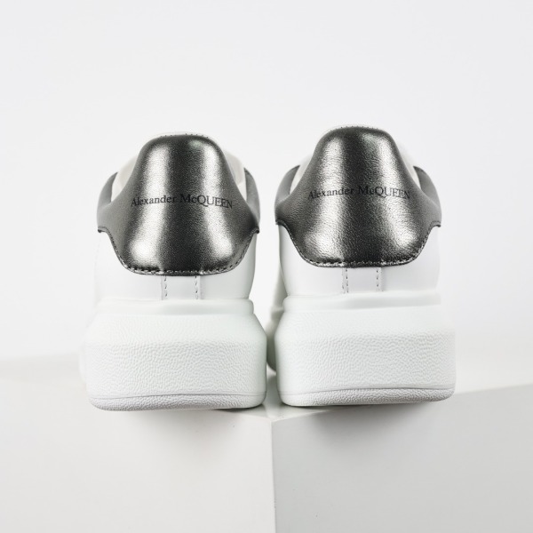 Alexander McQueen Wmns Oversized Sneaker 'Bleach White Silver'