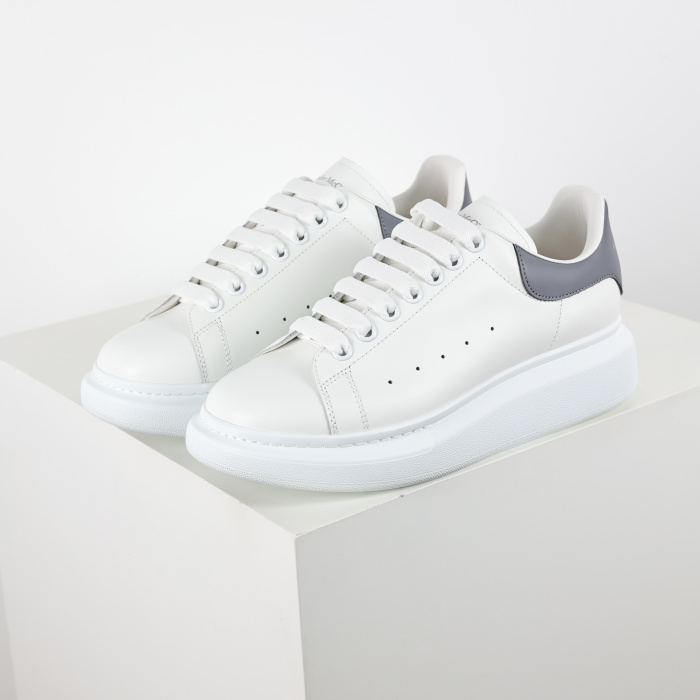 Alexande* McQuee* Oversized Sneaker 'White Grey'