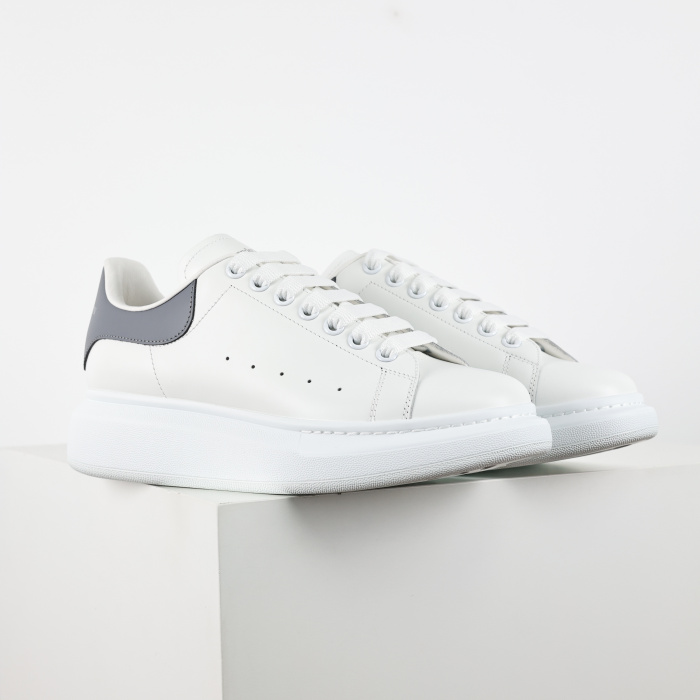Alexande* McQuee* Oversized Sneaker 'White Grey'