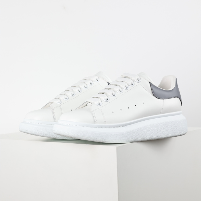 Alexande* McQuee* Oversized Sneaker 'White Grey'