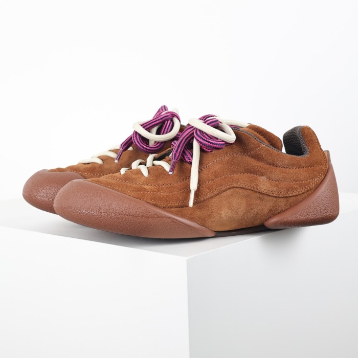 Alexande* McQuee* Oversized Flexion Leather Sneakers