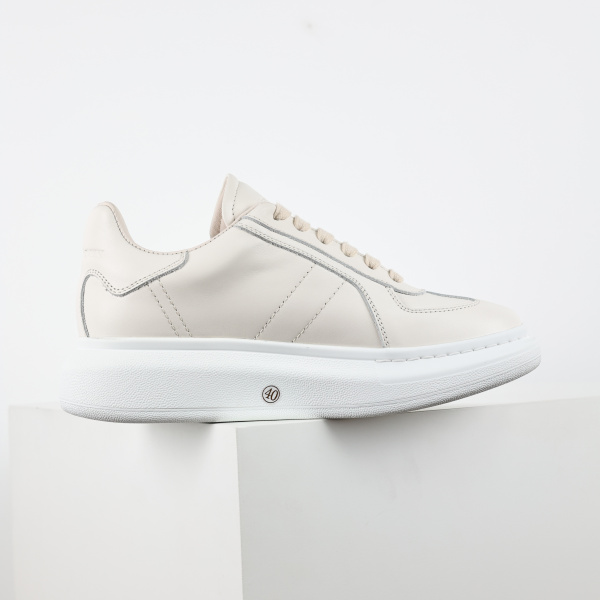 Alexande* McQuee* Oversized Retro White