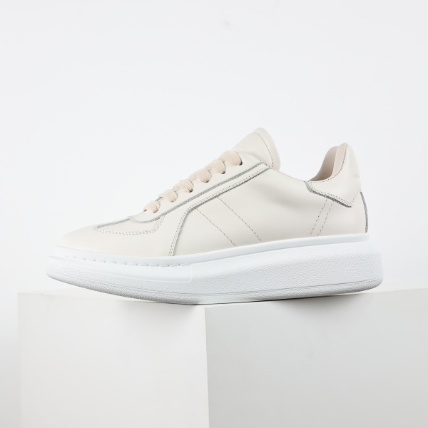 Alexande* McQuee* Oversized Retro White