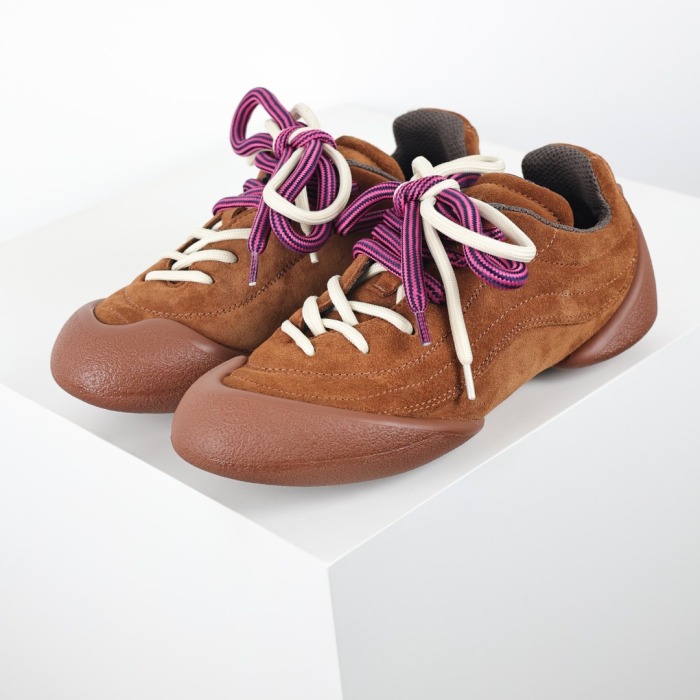 Alexande* McQuee* Oversized Flexion Leather Sneakers
