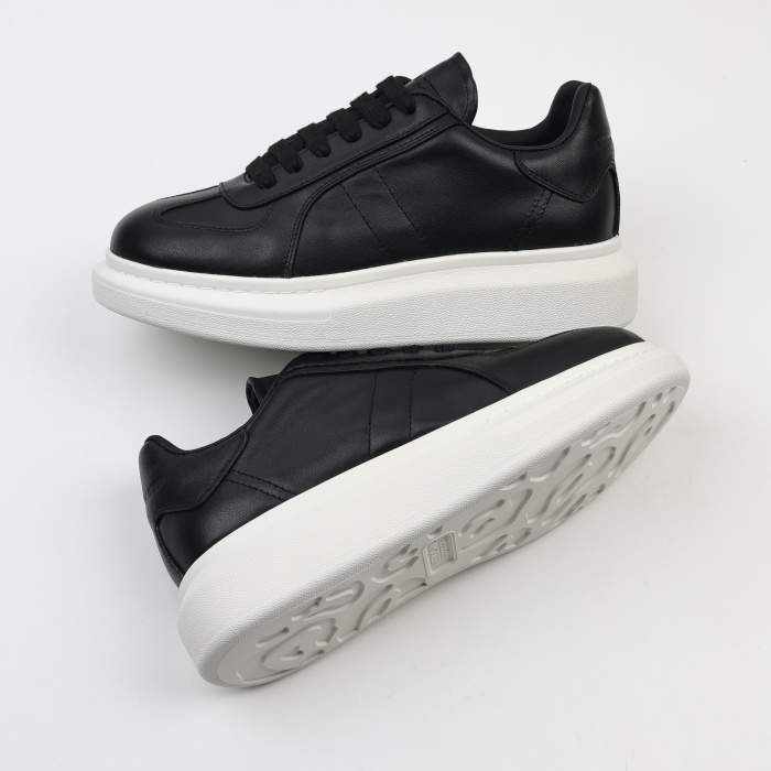 Alexande* McQuee* Oversized Retro Black White