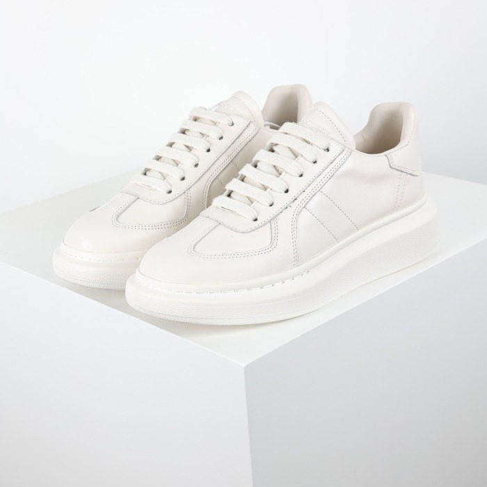 Alexande* McQuee* Oversized Retro White