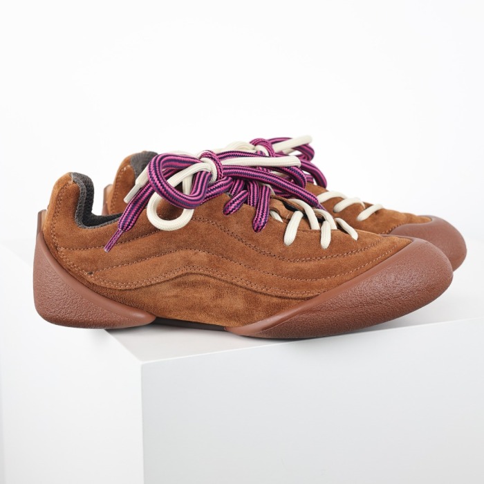 Alexande* McQuee* Oversized Flexion Leather Sneakers
