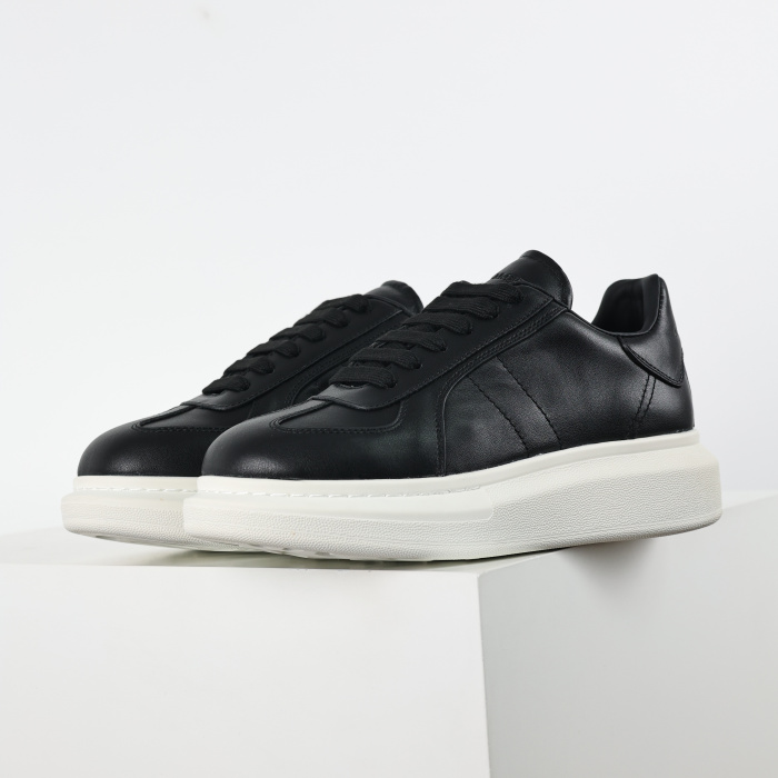 Alexande* McQuee* Oversized Retro Black White