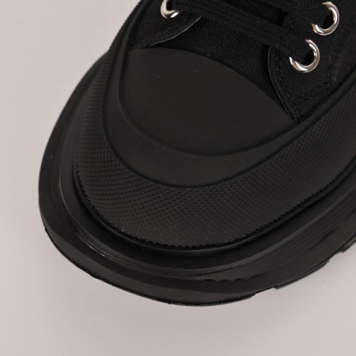 Alexande* McQuee* Wmns Tread Slick Lace Up 'Black'