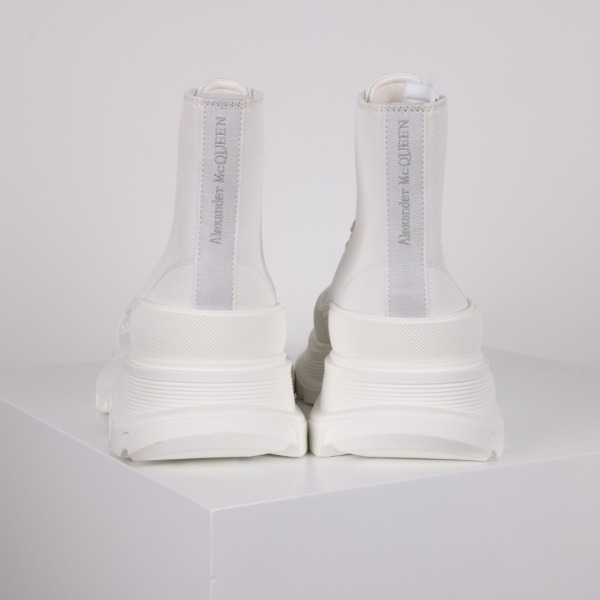 Alexande* McQuee* Wmns Tread Slick Boots 'White'