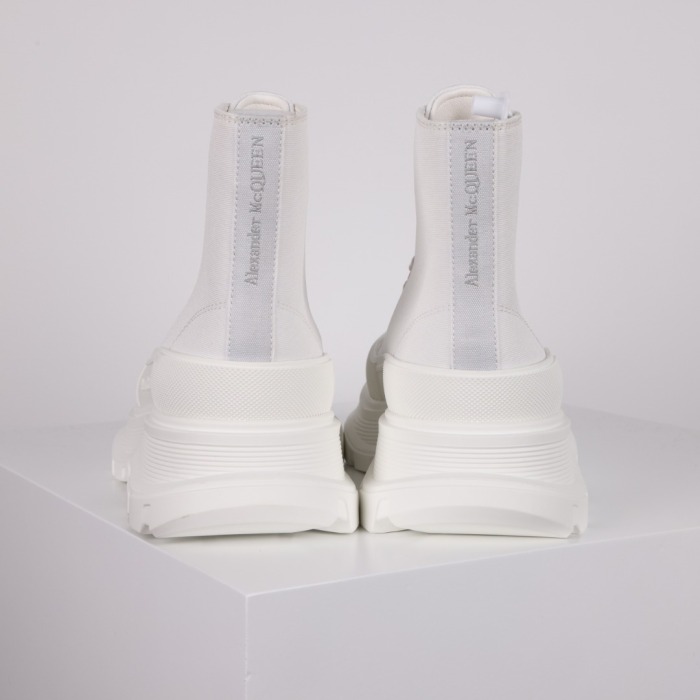 Alexande* McQuee* Wmns Tread Slick Boots 'White'
