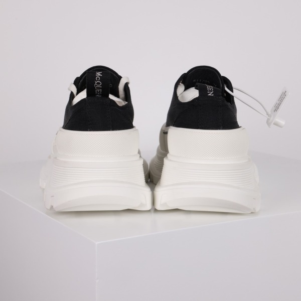Alexande* McQuee* Tread Slick Low Lace Up Black White