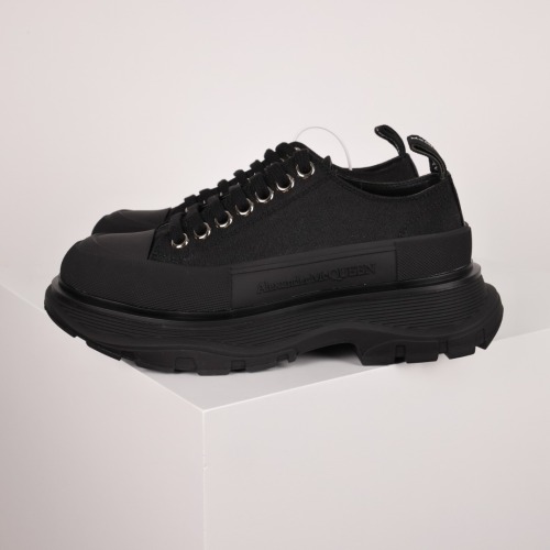 Alexande* McQuee* Wmns Tread Slick Lace Up 'Black'
