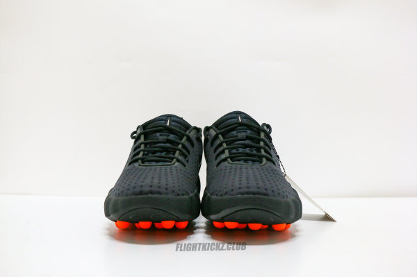 Nike Mind 002 Black Hyper Crimson