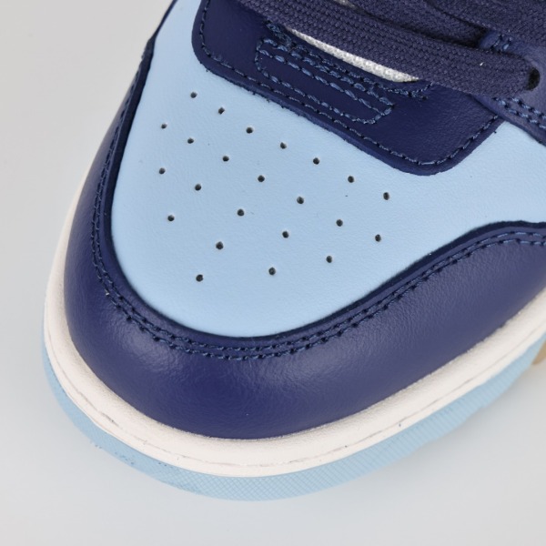 Off-White Out of Office Low 'Light Blue'