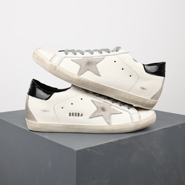 Golden G00se Superstar Wth Gold Star And Black Glitter Heel Tab