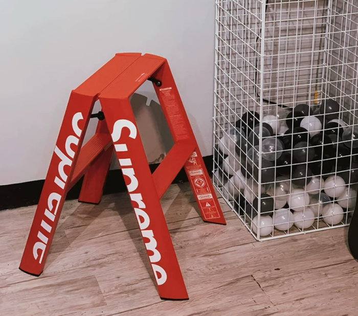 Supreme Lucano Step Ladder