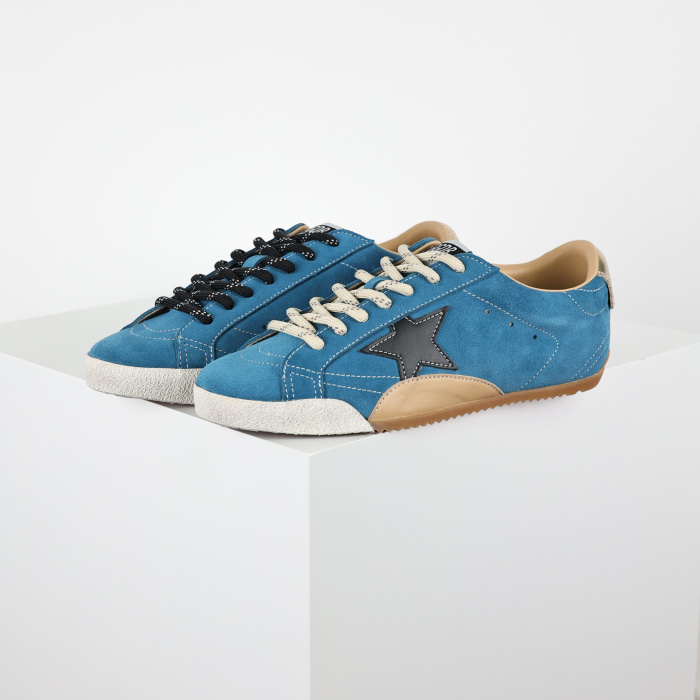 Golden G00se True-Star in teal suede with black star and cream heel tab