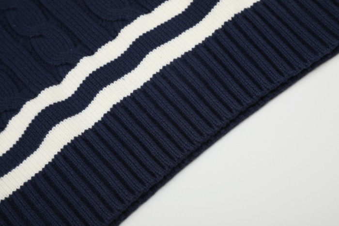 R@lph Lauren V‑Neck Cable‑Knit Preppy Style Pullover Sweater