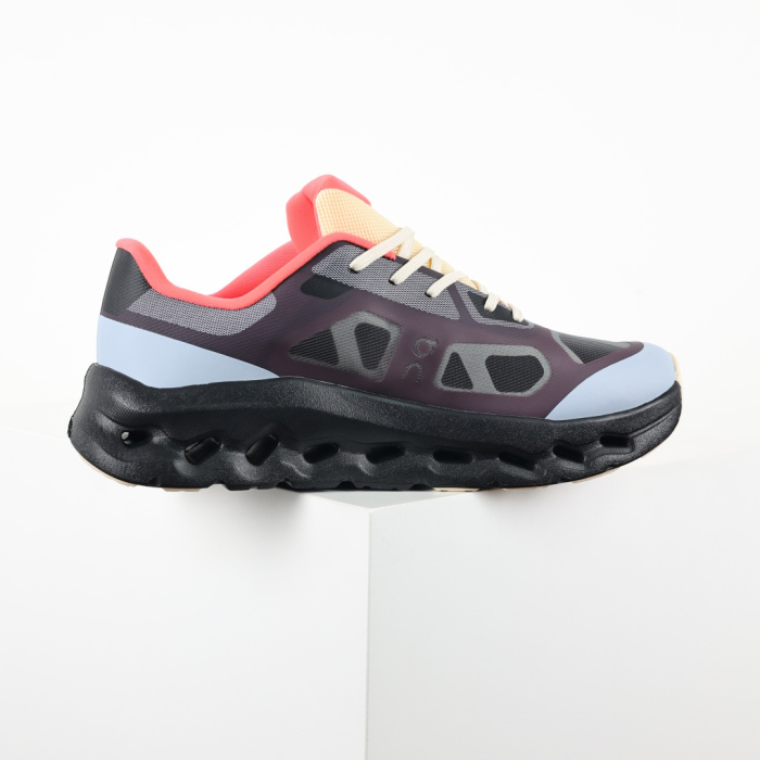 On Running Cloudtilt Remix Solar Red