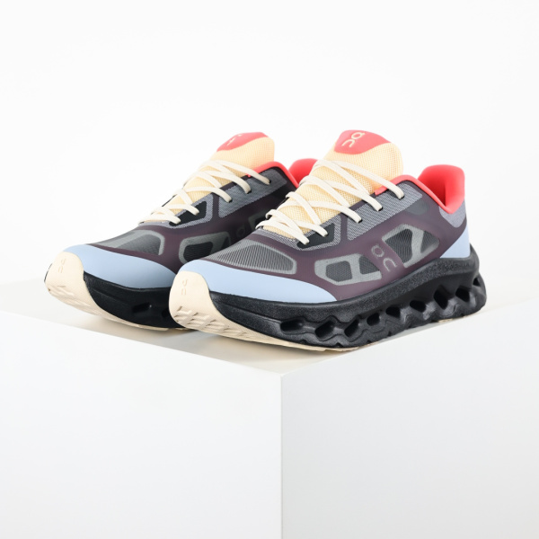 On Running Cloudtilt Remix Solar Red