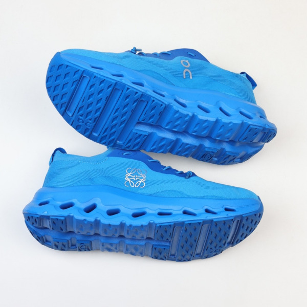 On Running Cloudtilt L0ewe Electric Blue