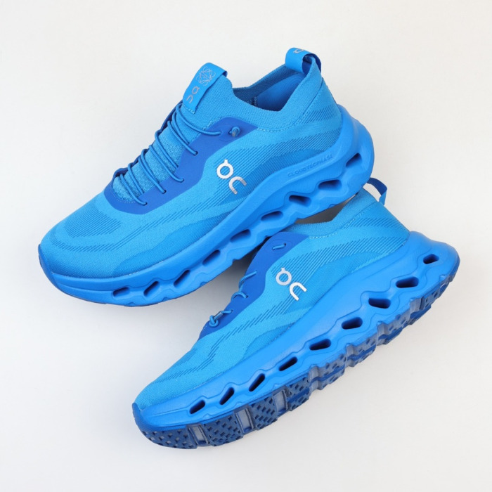 On Running Cloudtilt L0ewe Electric Blue