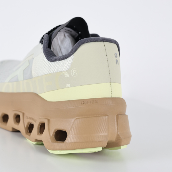 On Running Cloudmonster Cream Dune