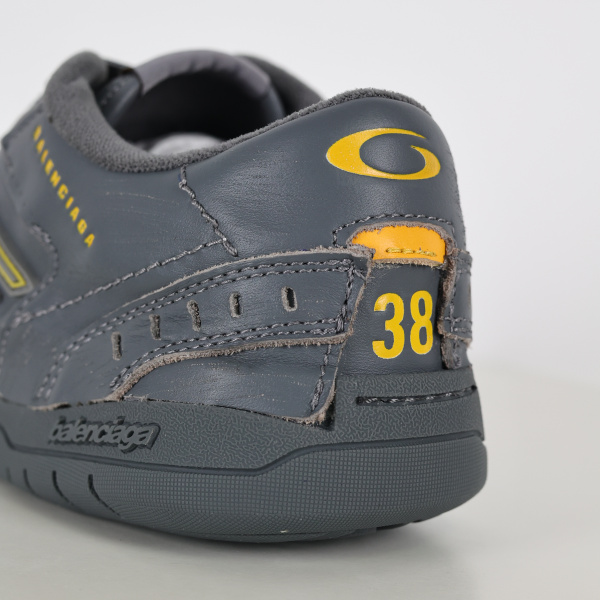 Balenciag* Hamptons Sneaker Worn-Out Grey Yellow