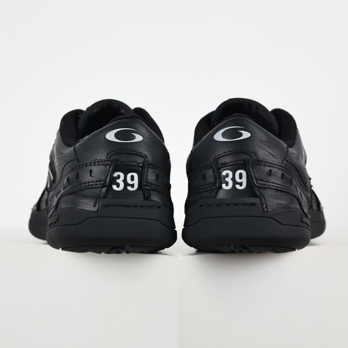 Balenciag* Hamptons Worn-Out Black