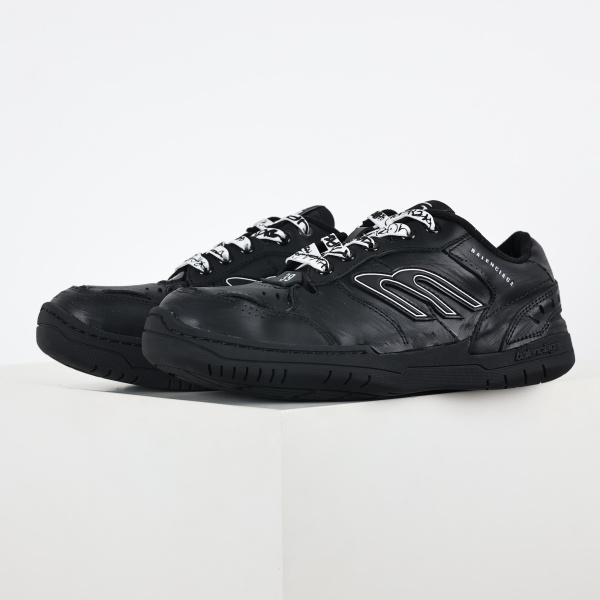 Balenciag* Hamptons Worn-Out Black