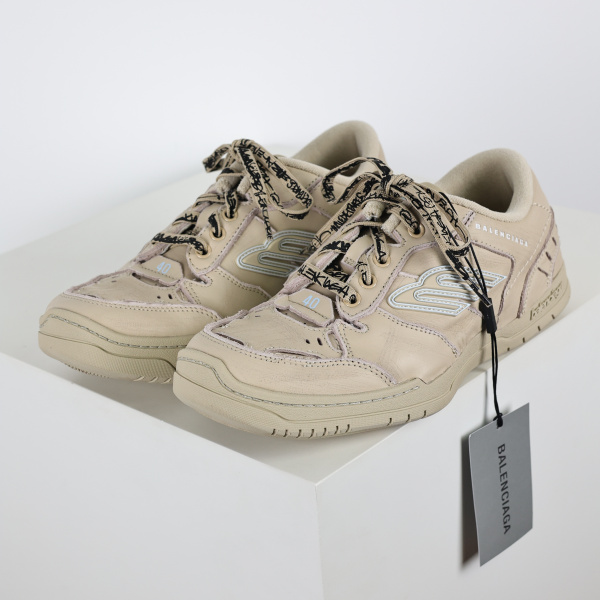 Balenciag* Hamptons Worn-Out Blue Box
