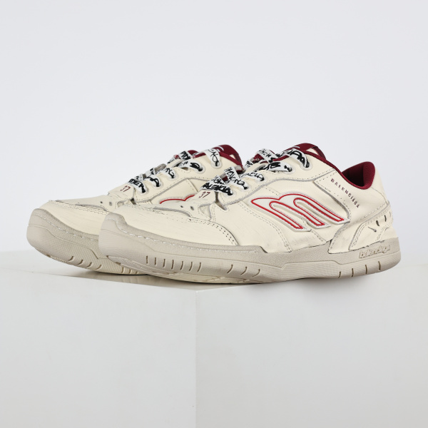 Balenciag* Hamptons Sneaker Worn-Out Off White Red