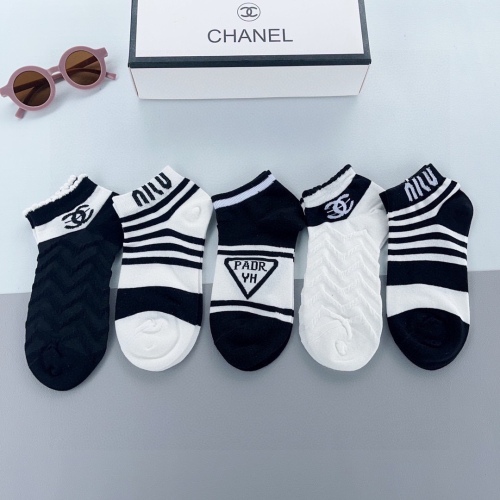 Chanel classic short socks