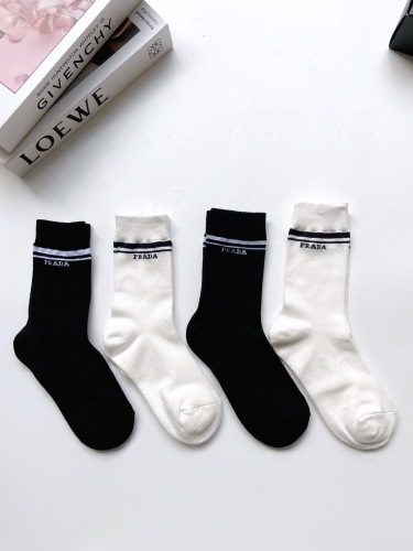 Prada classic letters logo middle stockings