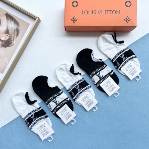 Louis Vuitton men's and female boat socks
