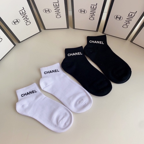 Chanel medium hot -seal pile socks