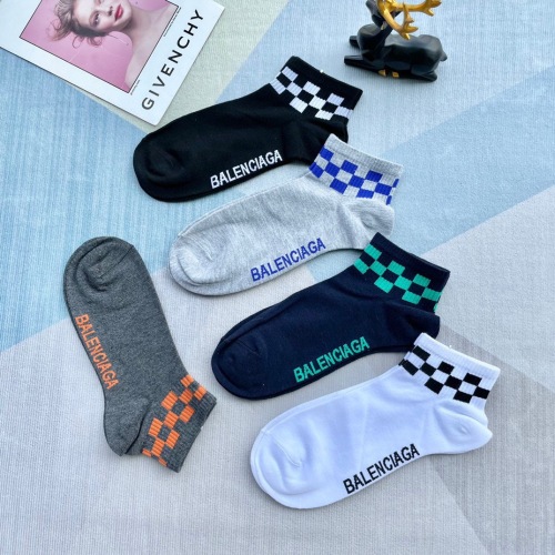 Balenciaga men's and women's high -end ship socks