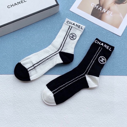 Chanel men and women high socks