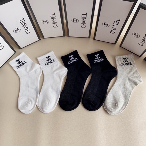 Chanel mid -length pile socks
