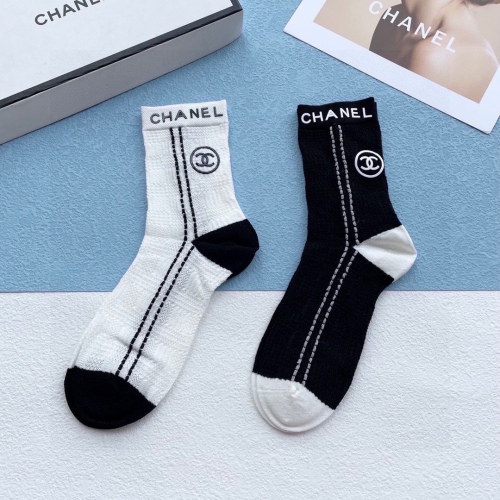 Chanel men and women high socks