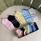 Gucci short and short pile socks